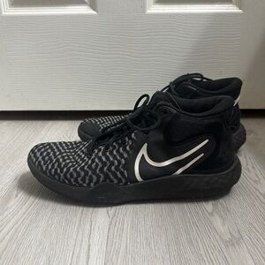 Nike KD Trey 5 VIII 'Black Aurora Green'